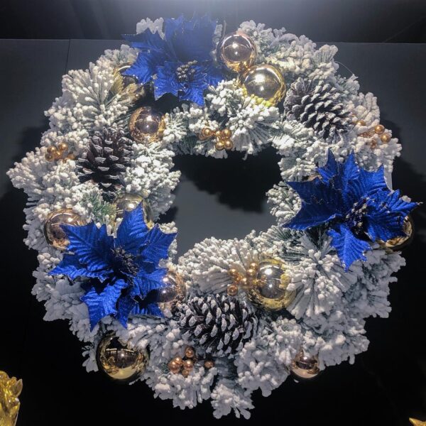 39682 8056001066264 66264 MERCURY DECORO NATALIZIO PER PORTA GHIRLANDA Ø30CM INNEVATA CON FIORI BLU E PALLINE