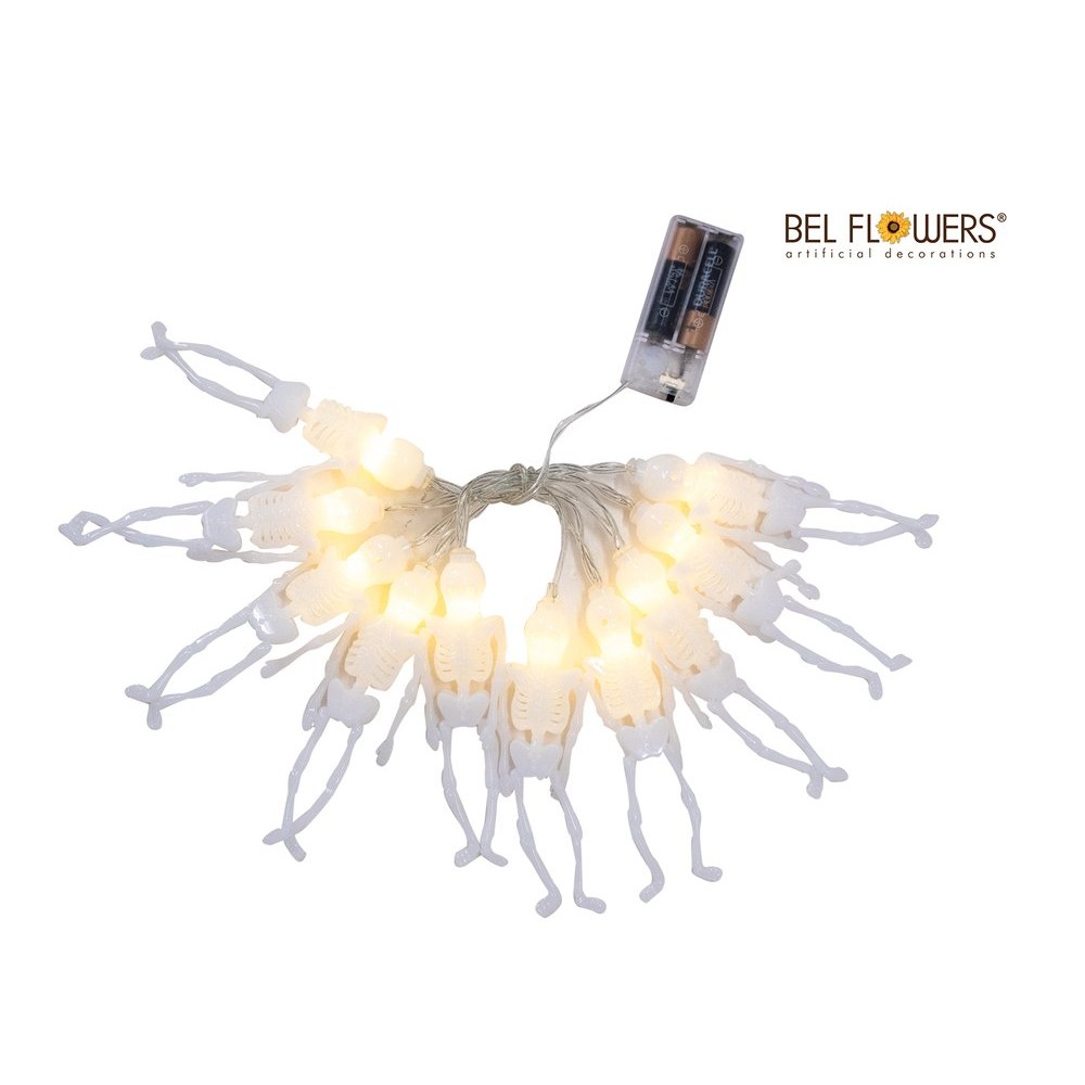 69043 8056248026427 BFJH372-02642 halloween filo a batteria led con 5 teschi in plastica